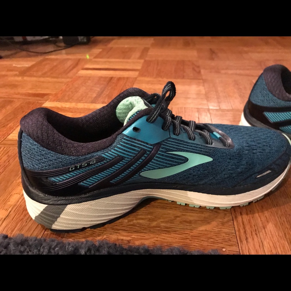 Brooks Adrenaline GTS 18 with brand new insoles